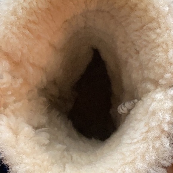 UGG Josette 1003174 Chestnut Boots. Size 10 - Picture 14 of 17